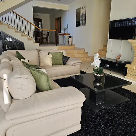 בית נופש Jose & Idalina House פונשל
